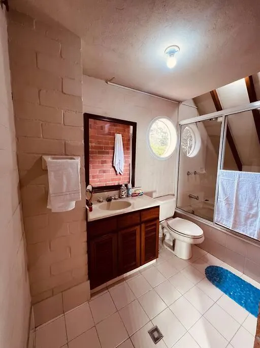 Willa Hermosa Casa , Con Parqueadero En Rionegro Cerca Al Aeropuerto